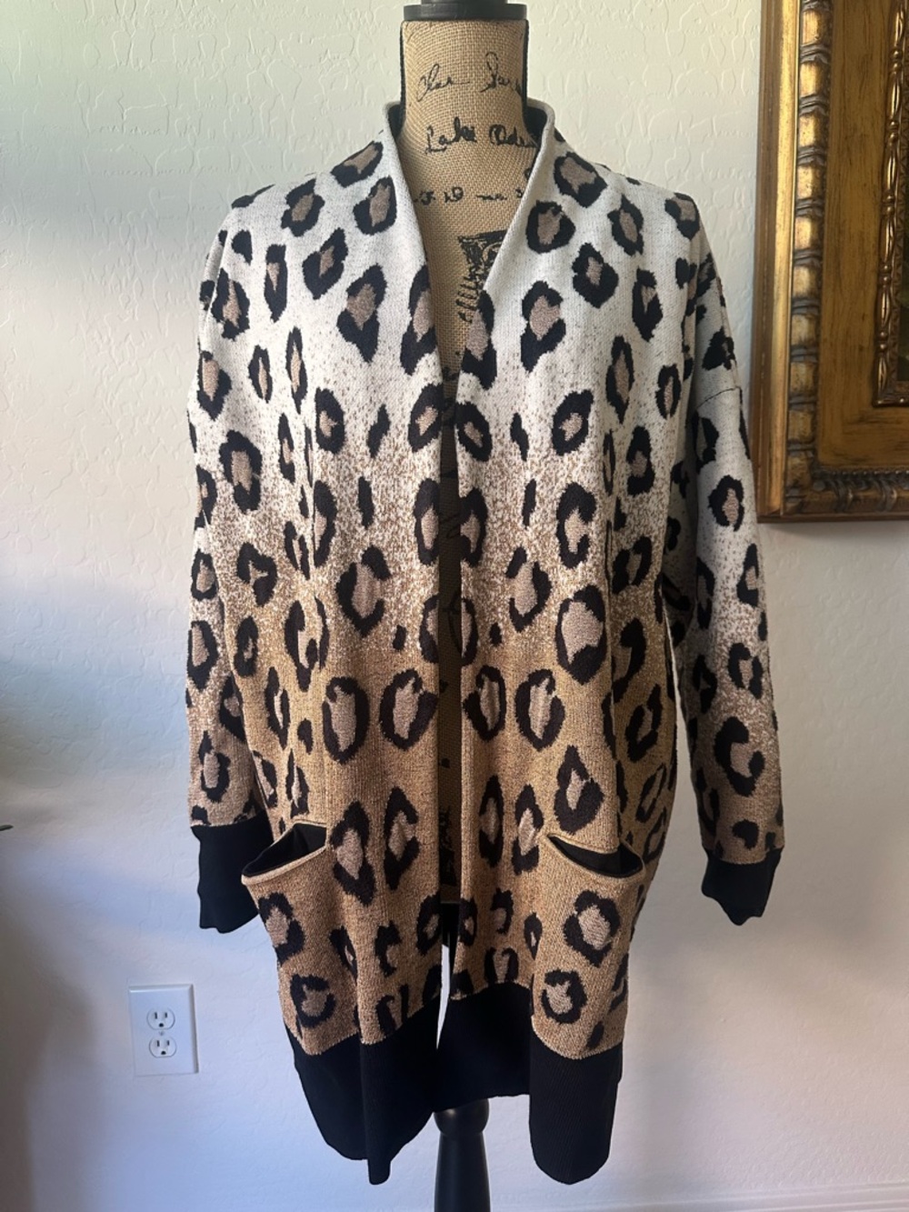 NWOT Ann Taylor Animal Print Women’s Sweater Size L